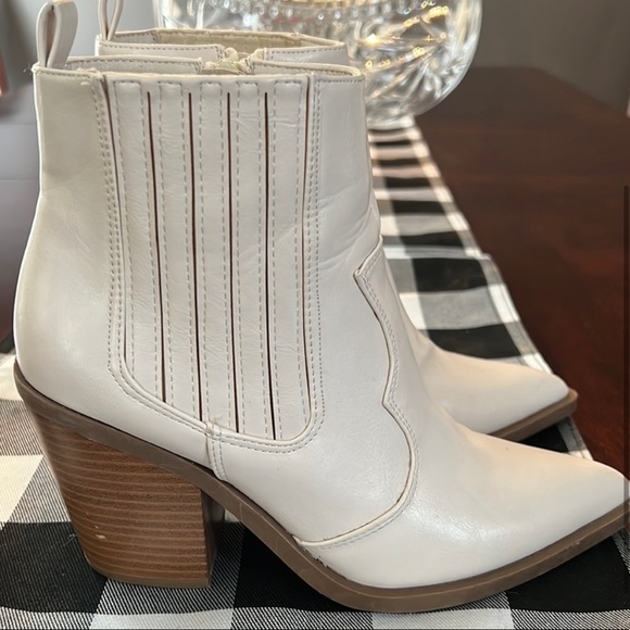 JustFab Talah Western Bootie - Picture 3 of 3